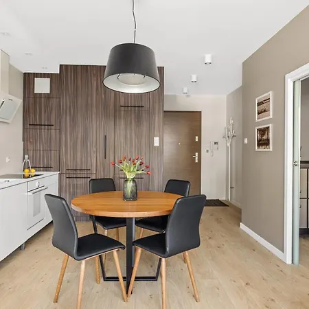 Aquarius - Hampton Apartment